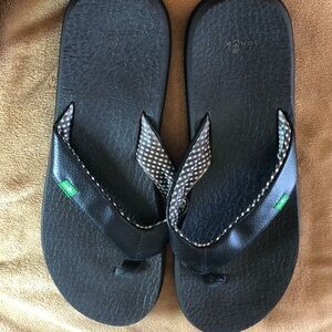 Sanuk Black Leather Women's Flipflops Size 10